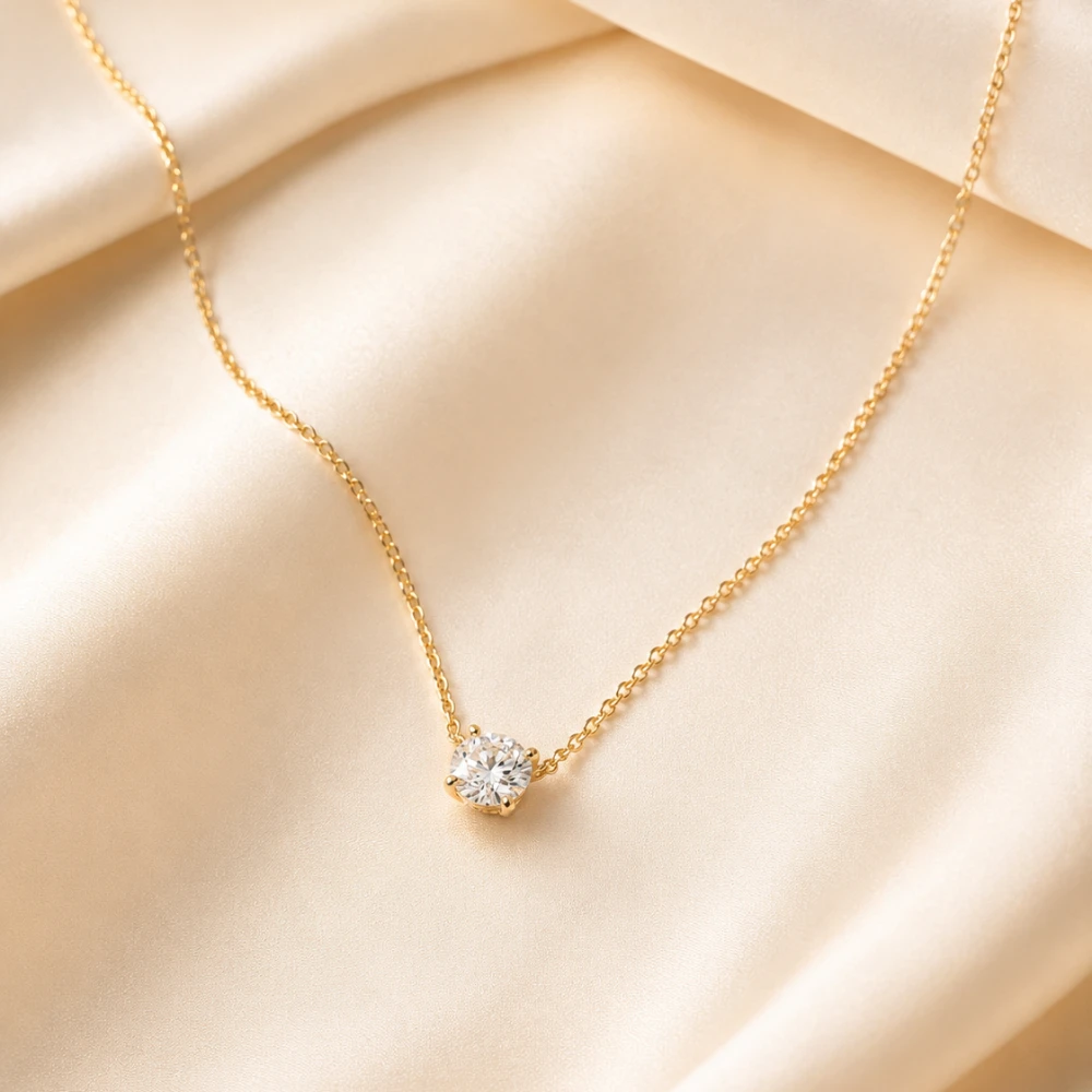 The Floating Diamond Necklace — Berlian 0.15–0.50 ct · Bezel Minimal · Rantai Halus