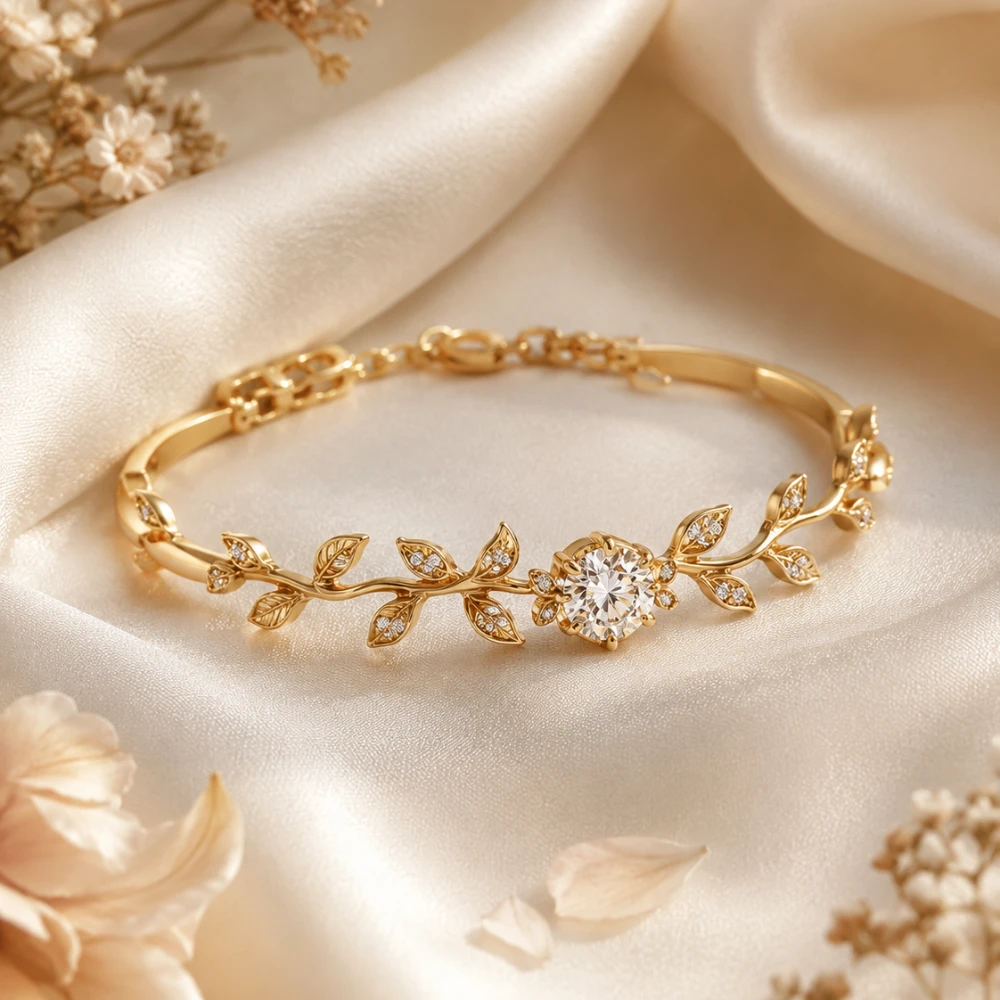 The Laurel Vine Bracelet — Detail Laurel · Aksen Berlian · Emas 18K