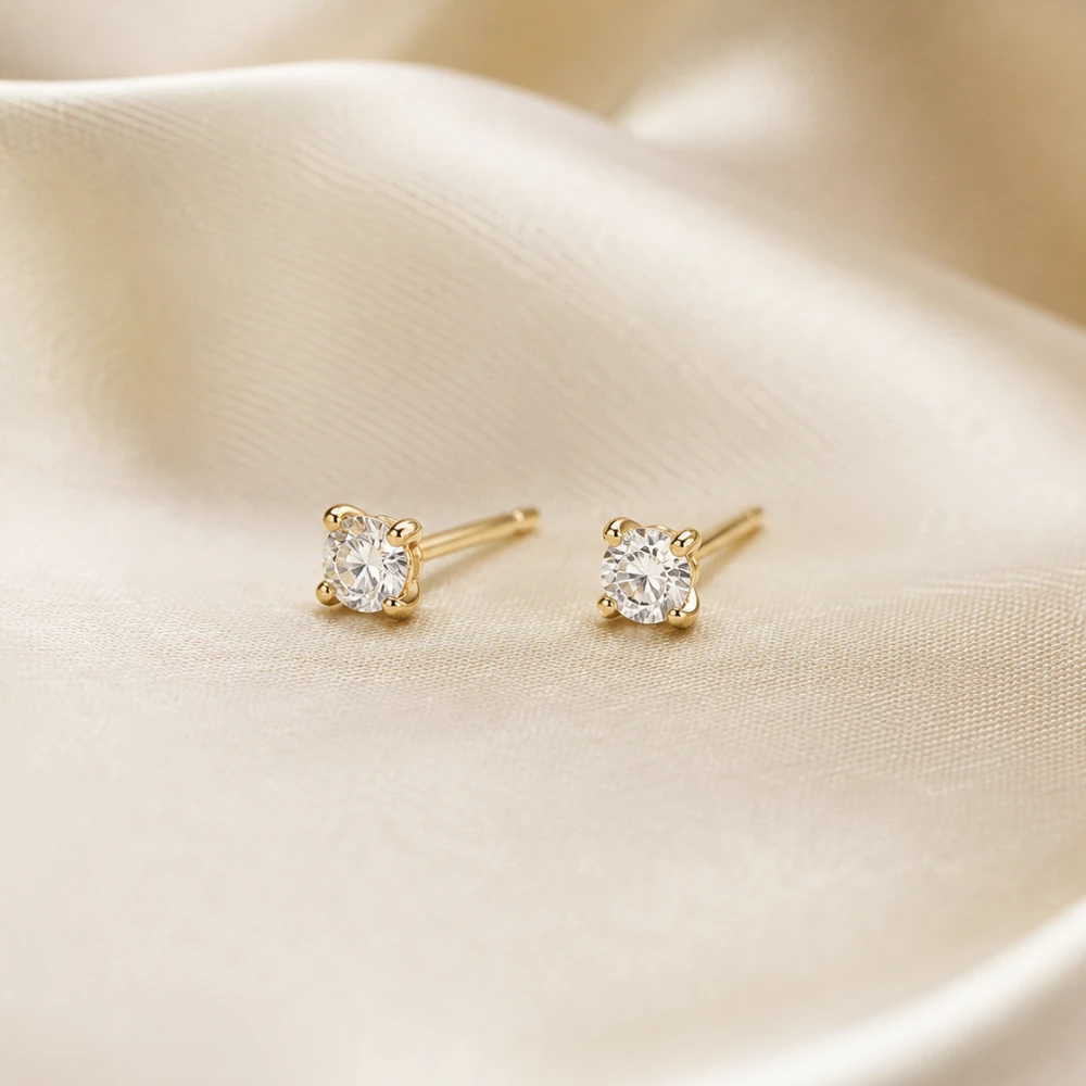 The Petite Daily Studs — 0.10–0.30 ct/sisi · 4 Cakar / Bezel