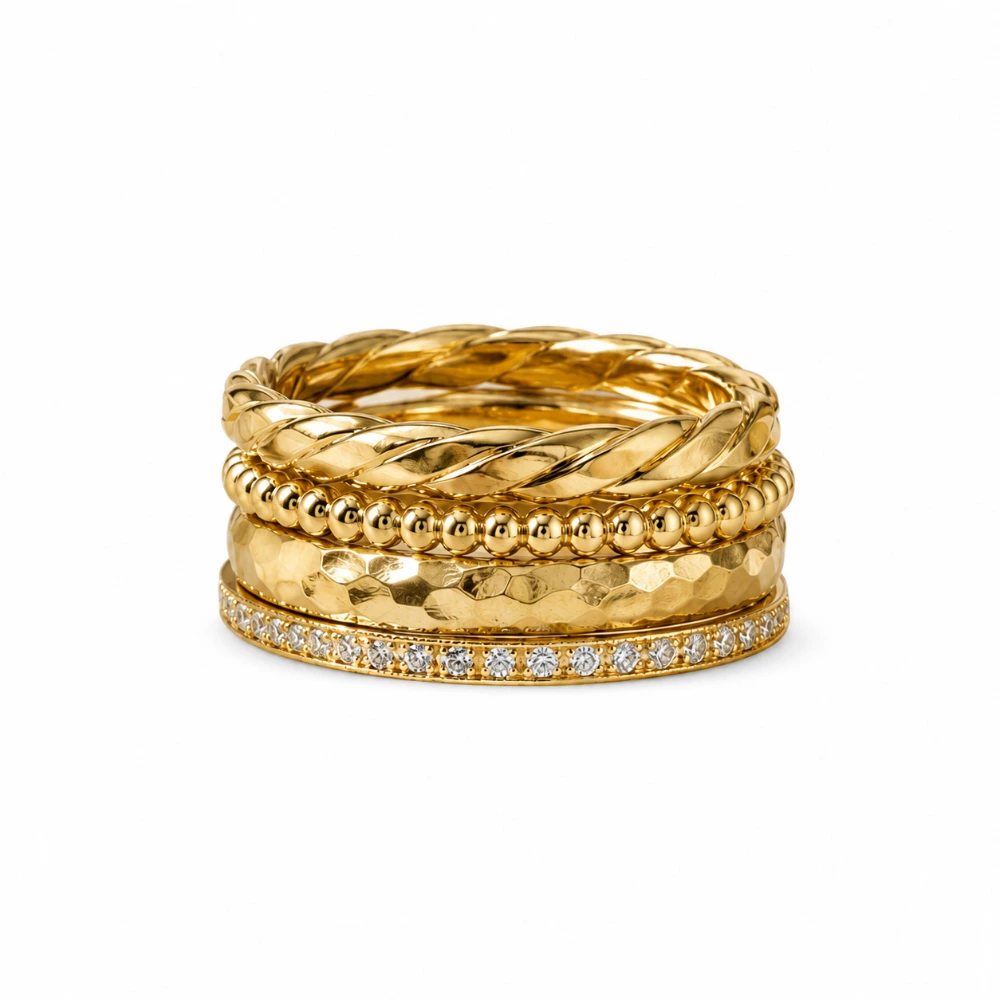 The Texture Four Stack — Set 4 cincin · Pilin · Bulir · Tempa · Pavé 30 × 0,015 ct · Emas 18K
